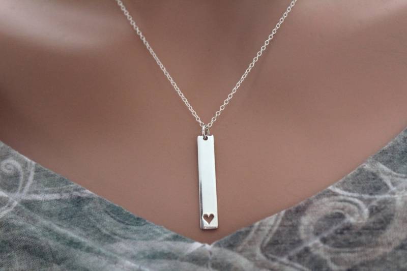 sterling Silber Bar Halskette Mit Herz Cutout von HannahCatherines