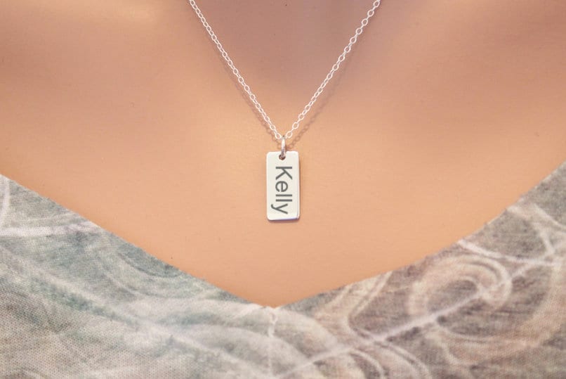 Personalisierte Halskette Aus Sterling Silber Mit Gravur von HannahCatherines