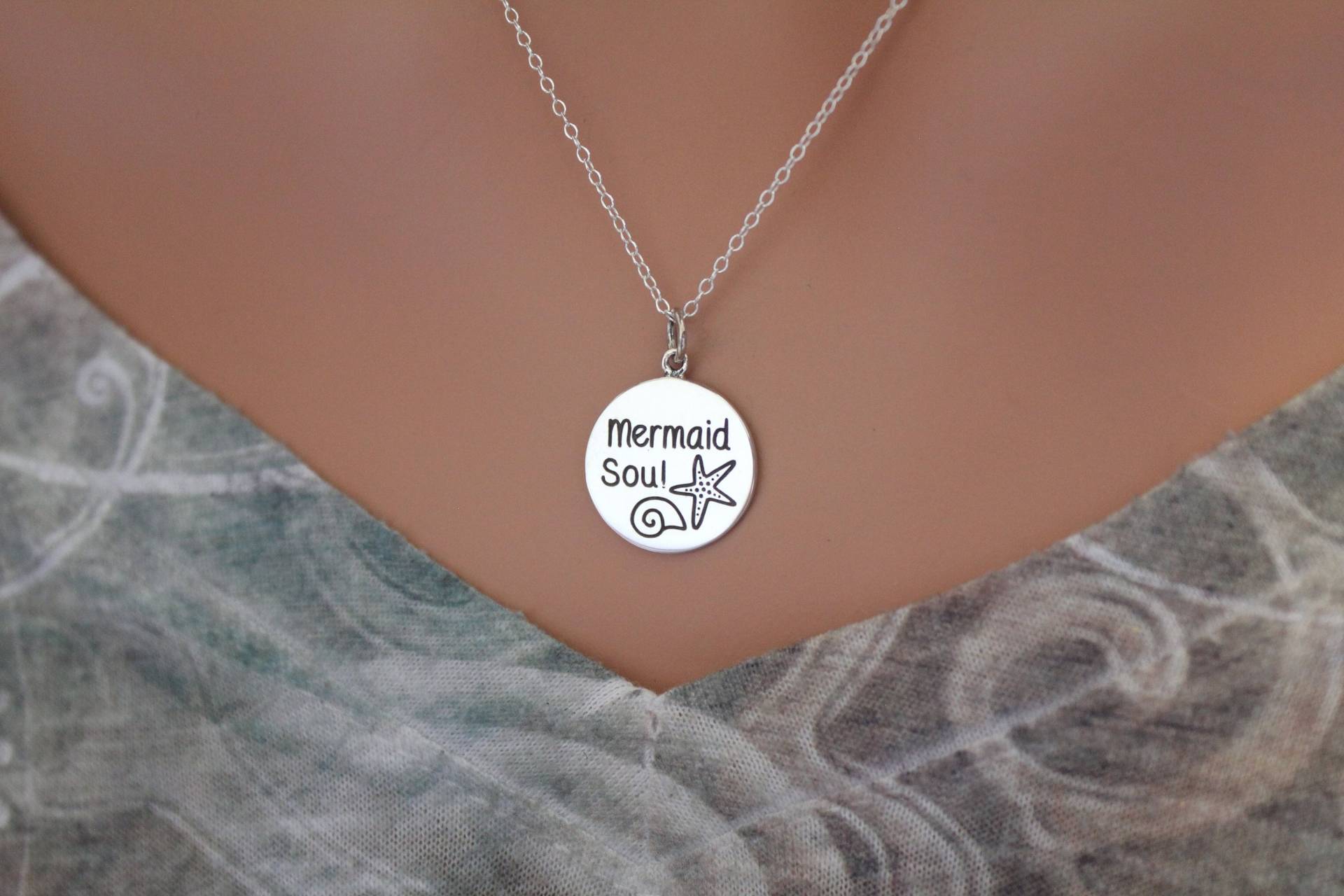 Sterling Silber Meerjungfrau Anhänger Strand Schmuck von HannahCatherines