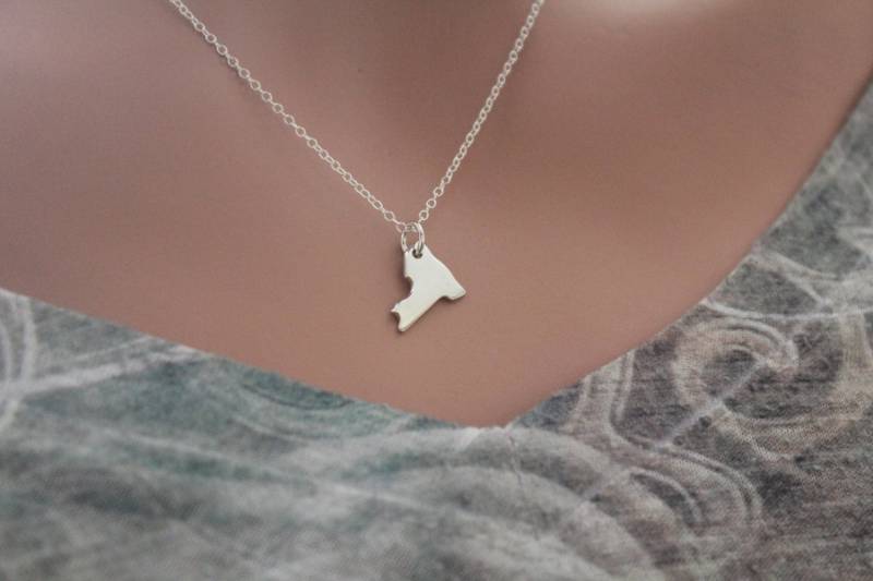 Sterling Silber New York State Charm Halskette Geschenk Nyc von HannahCatherines