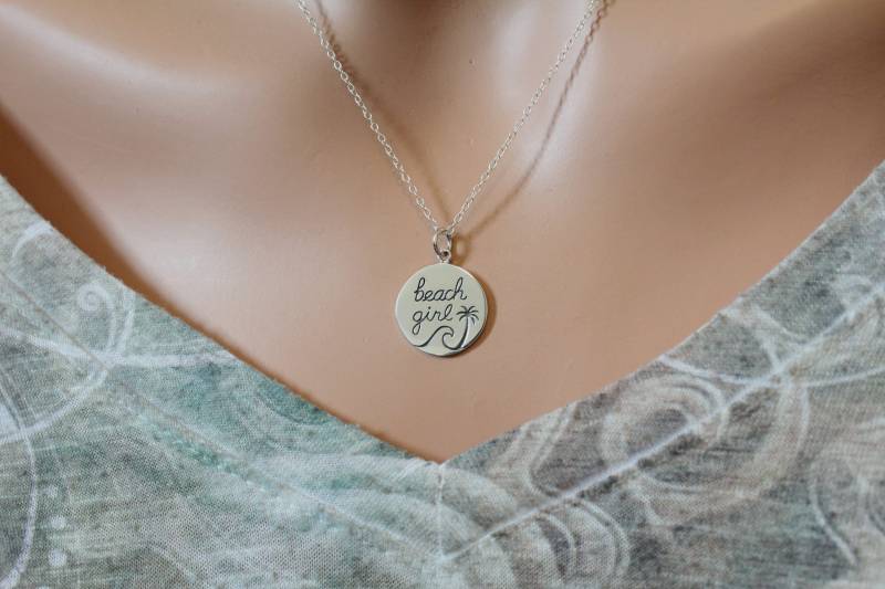 Sterling Silber Strand Mädchen Halskette Küsten Anhänger Schmuck von HannahCatherines