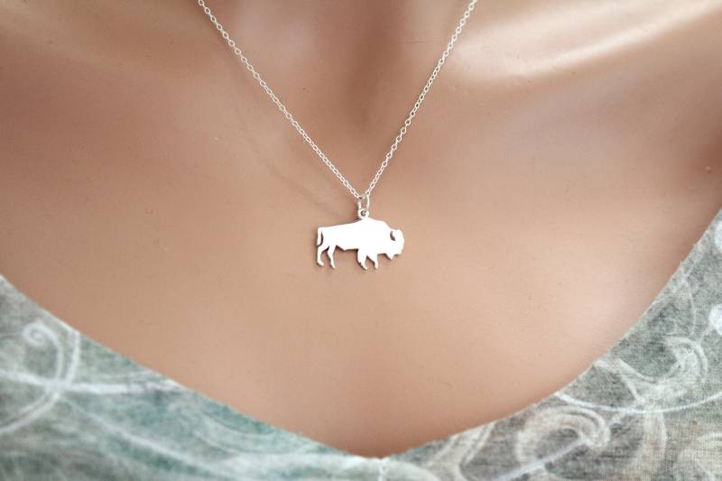 sterling Silber Büffel Anhänger Halskette Tier Charm Schmuck von HannahCatherines