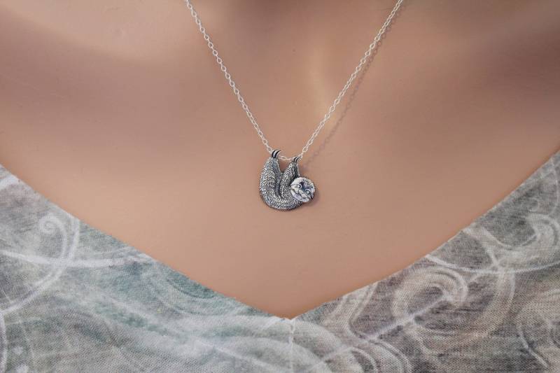 sterling Silber Faultier Anhänger Halskette Hängender Schmuck von HannahCatherines