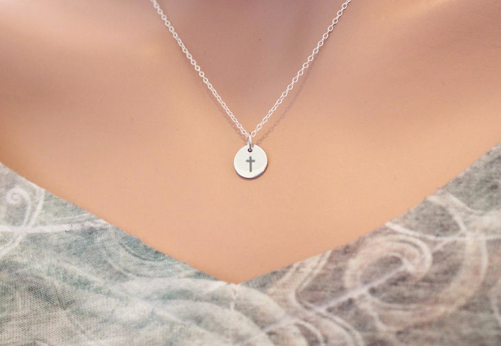 sterling Silber Initial Halskette Kleiner T Anhänger von HannahCatherines