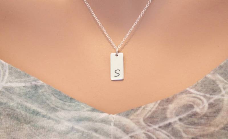 sterling Silber Initial S Bar Halskette Personalisierter Buchstaben Schmuck von HannahCatherines