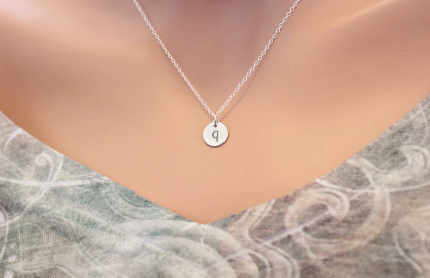 sterling Silber Kleinbuchstaben Q Halskette - Personalisierte Charme von HannahCatherines
