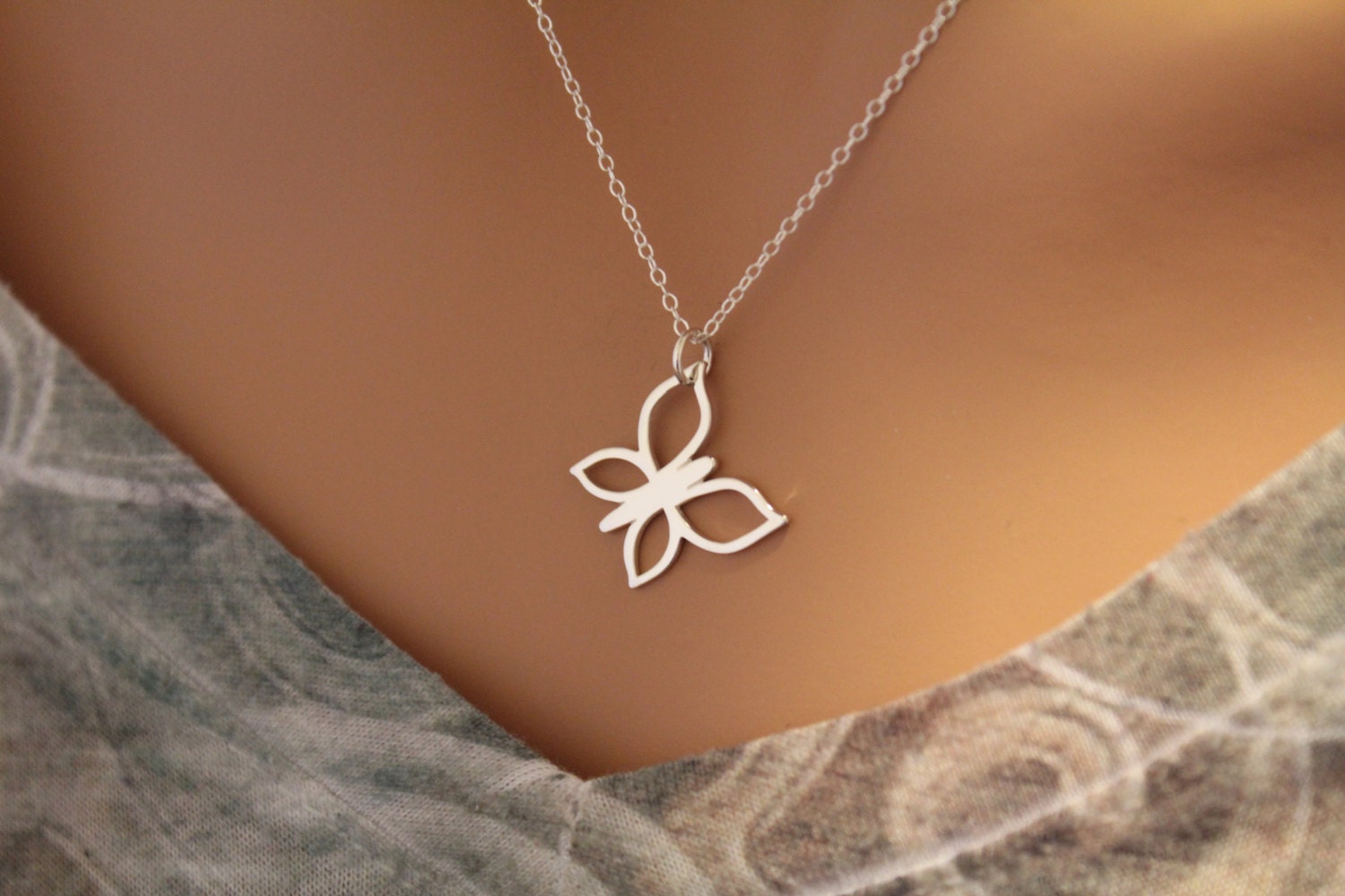 sterling Silber Schmetterling Halskette Durchbrochener Charm Anhänger von HannahCatherines