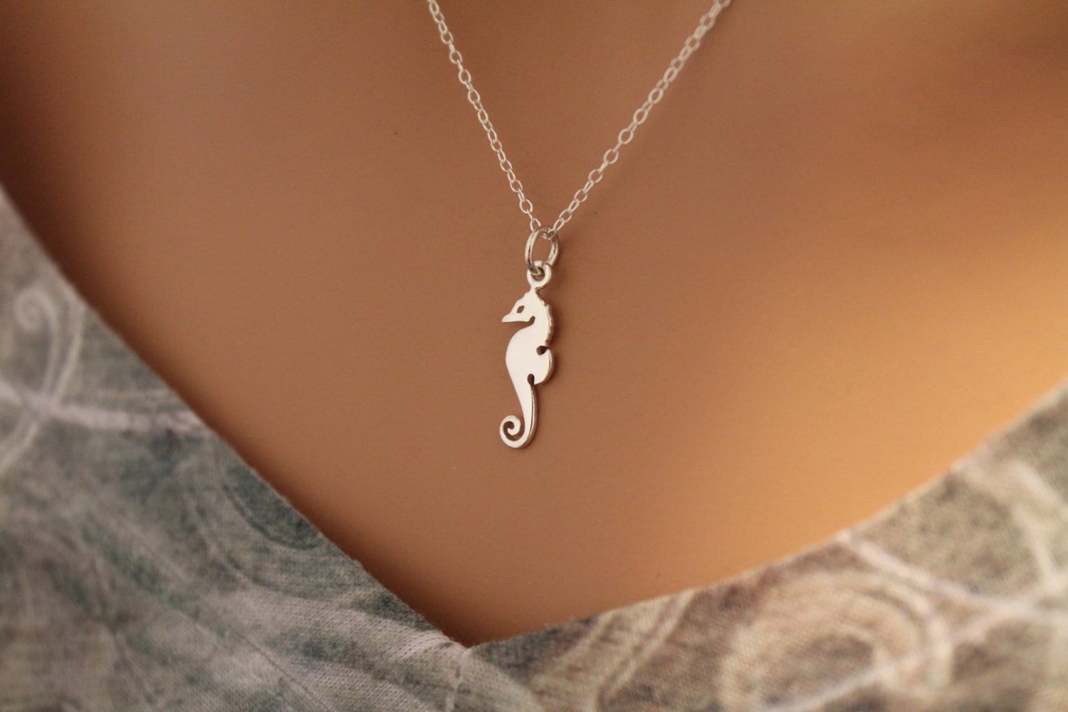 sterling Silber Seepferd Charm Halskette, Einfache Halskette von HannahCatherines