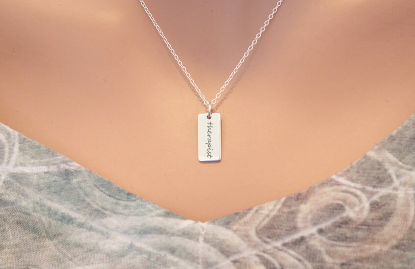 sterling Silber Therapeut Charm Halskette, Schmuck, Geschenk Für Therapeut, Geschenk, Gravur sterling Silber Therapeut Charm Halskette, Schmuck, Geschenk Für Therapeut, Geschenk, Gravur von HannahCatherines