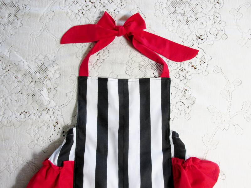 Schwarz-Weiß Gestreifter Strampler - Säugling Kleinkind Kindergrößen Vintage-Stil Sunsuit Photo Prop Rot, Schwarz Und Weiß von HannahsHomestead2