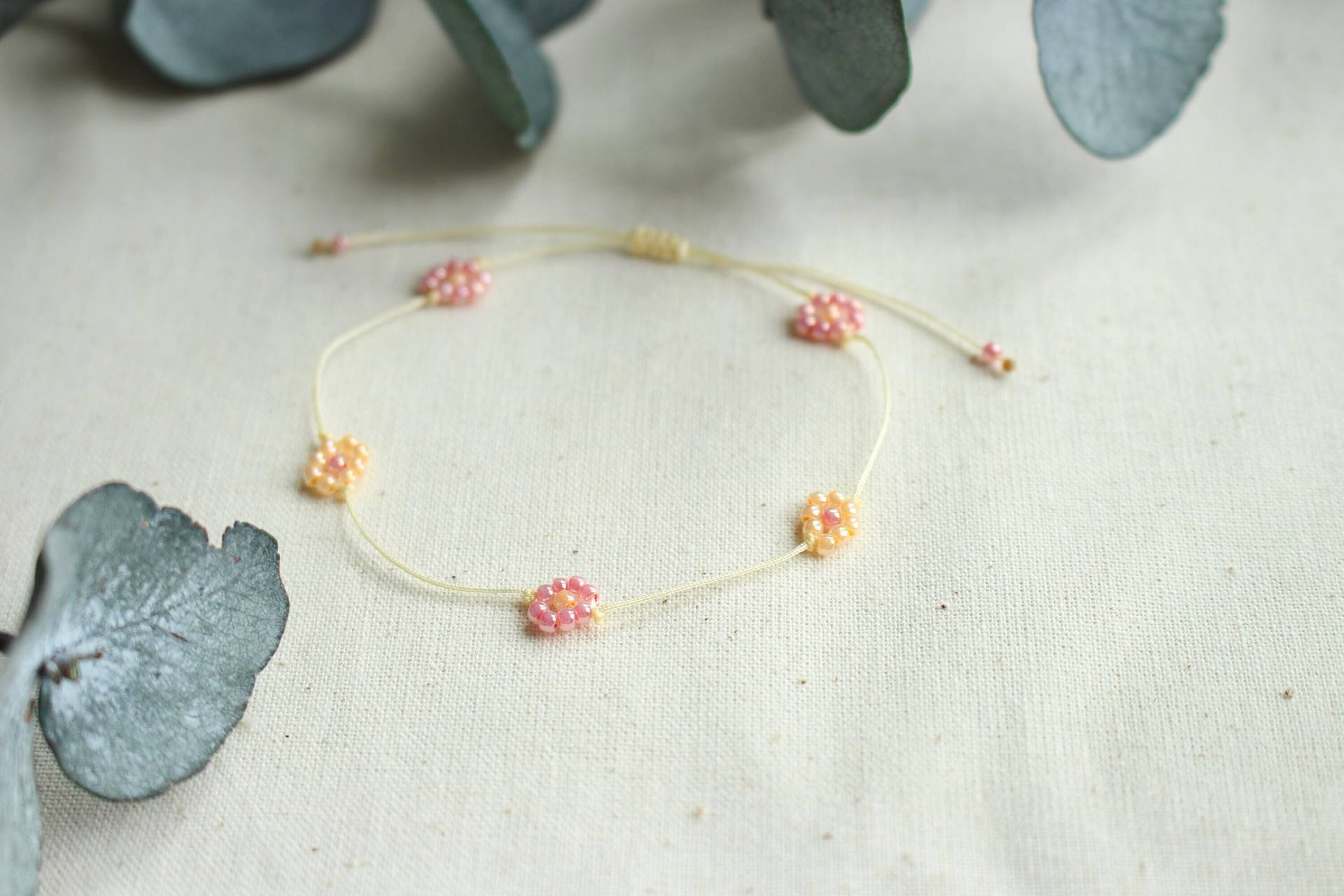 Ultra Slim Eine Kordel Viele Gänseblümchen Lachs Rosa Perlen Armband/Fußkette - Hannischjewelry von HannischJewelry