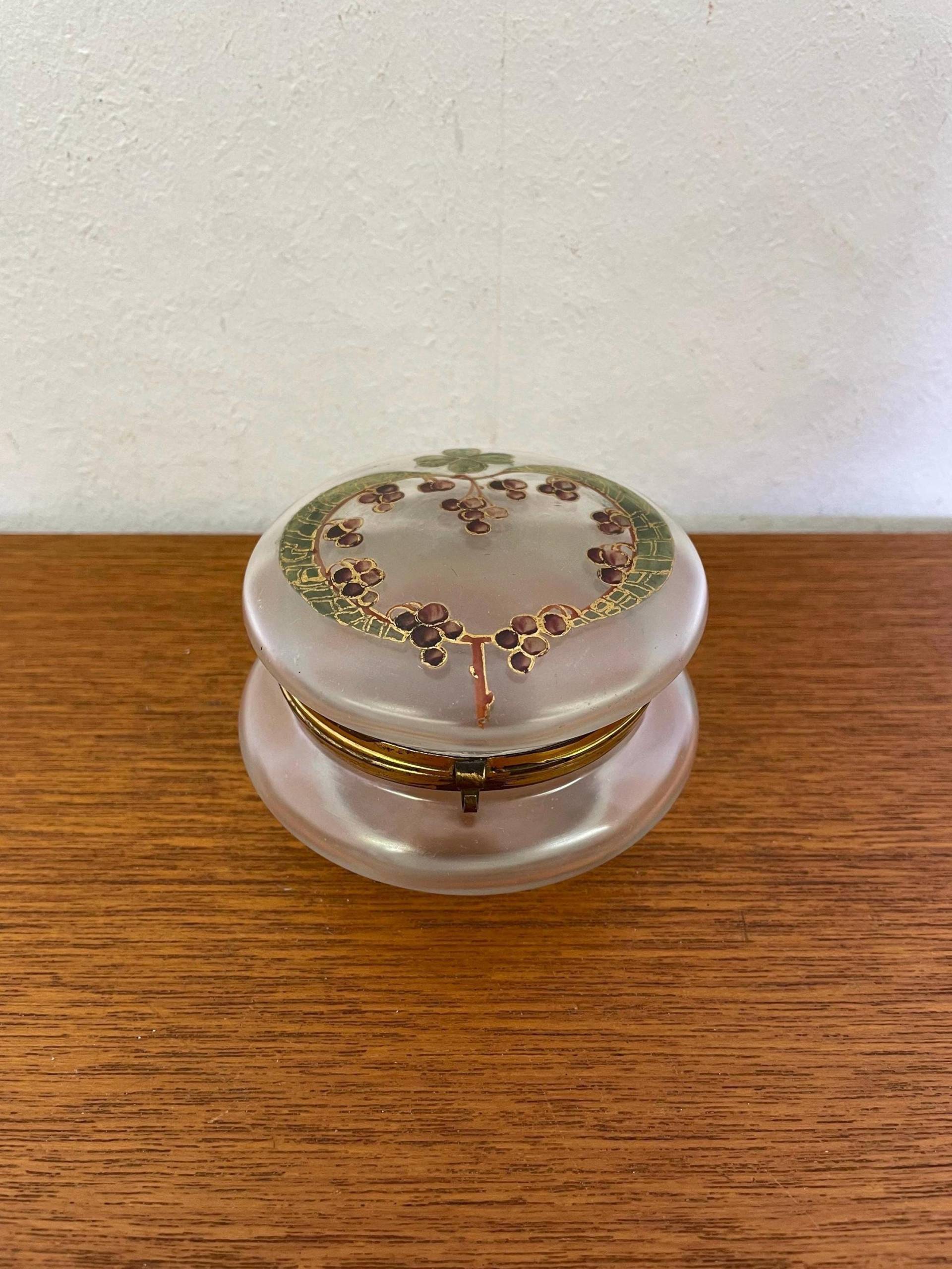 Antike Dose/Schmuckschatulle Aus Glas Ende Des 19. Jahrhunderts Vintage Antike Dose/Schmuckschatulle Aus Glas Ende Des 19. Jahrhunderts Vintage von HannoverVintagestore
