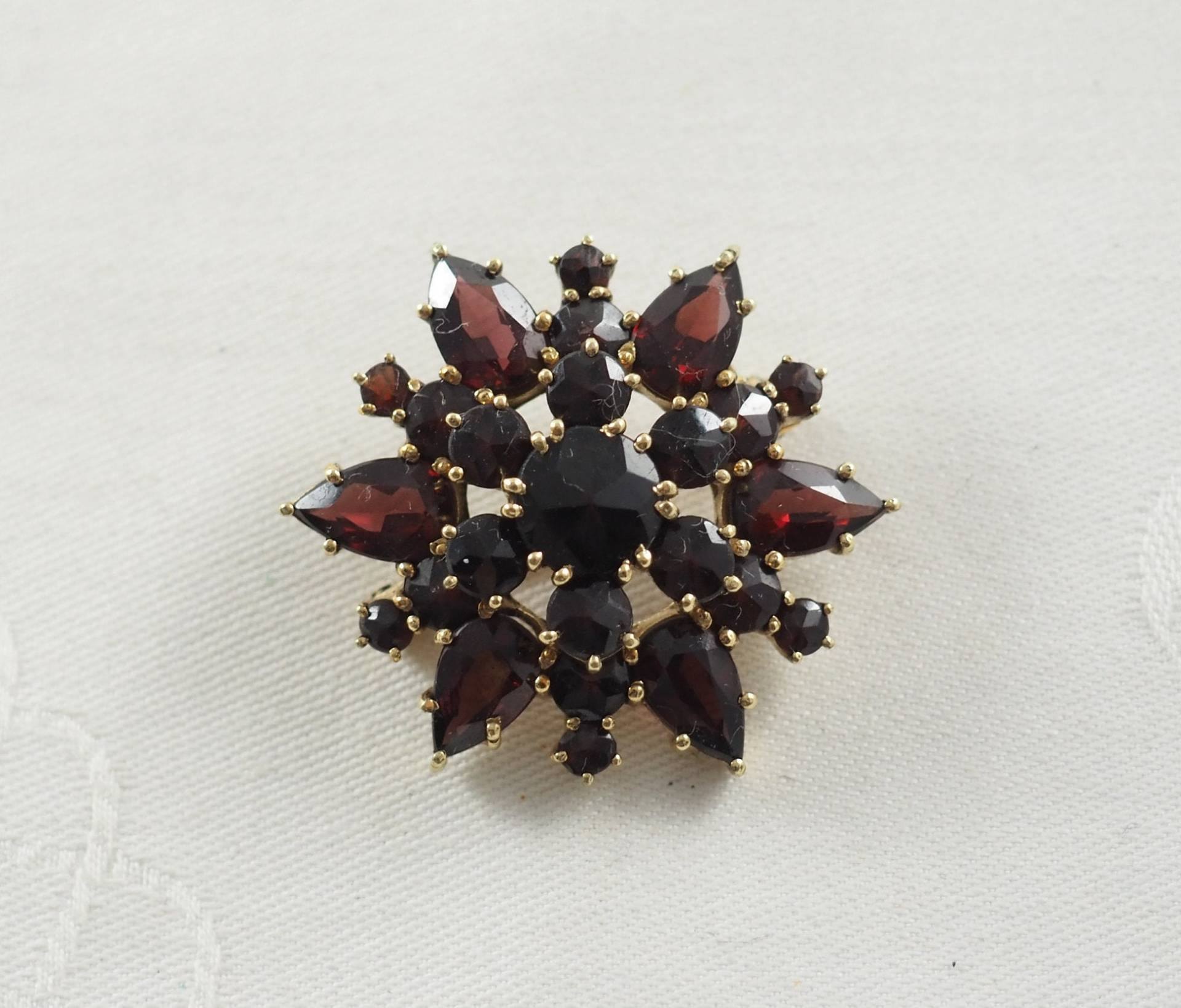 Antike Boho Granat Stern Brosche Edwardian Gold Burst Schmuck von HanseaticJewels