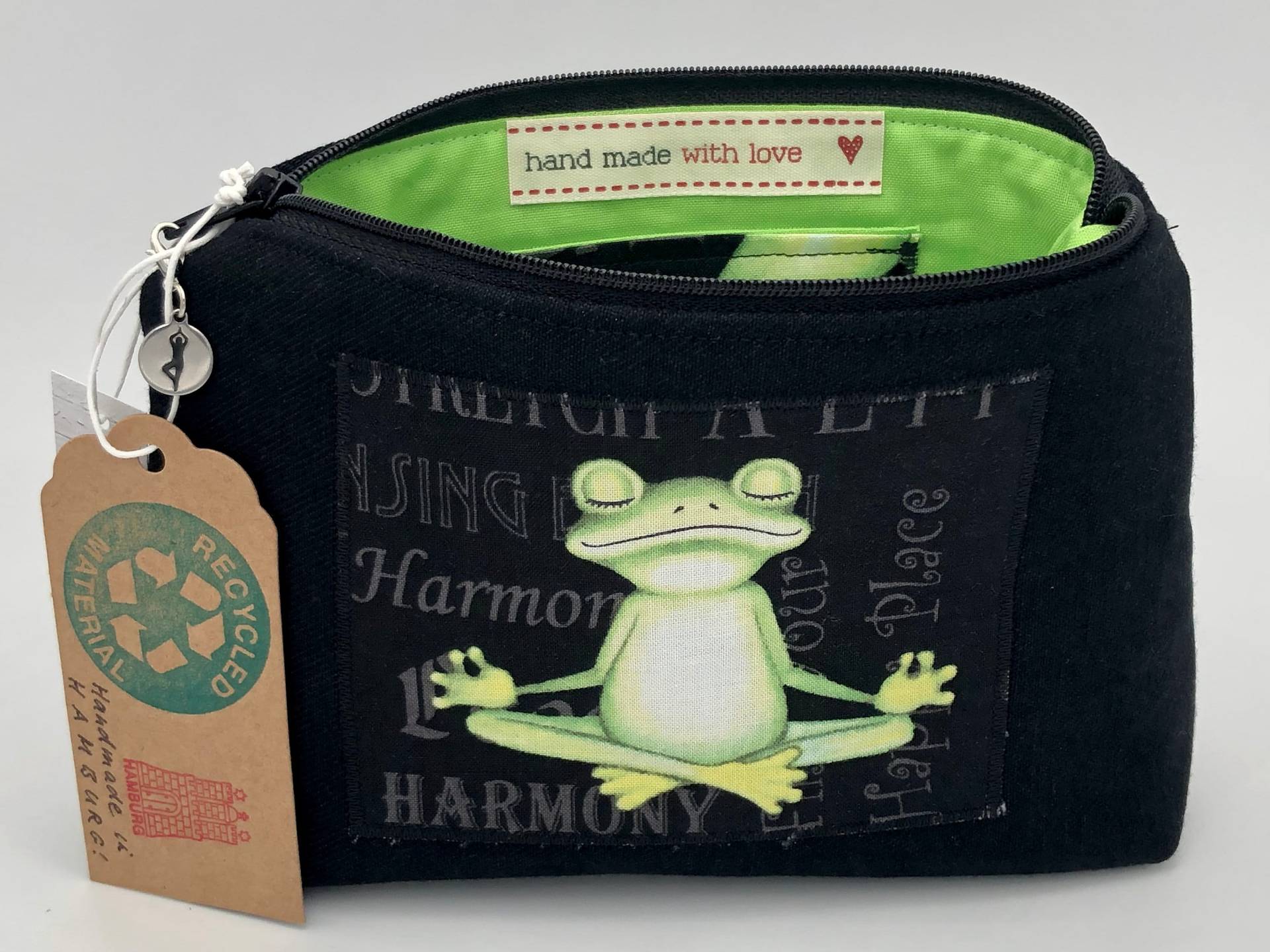 Upcycling Jeans Yoga Frosch Upcycling Jeans Yoga Frosch von Hansefrosch