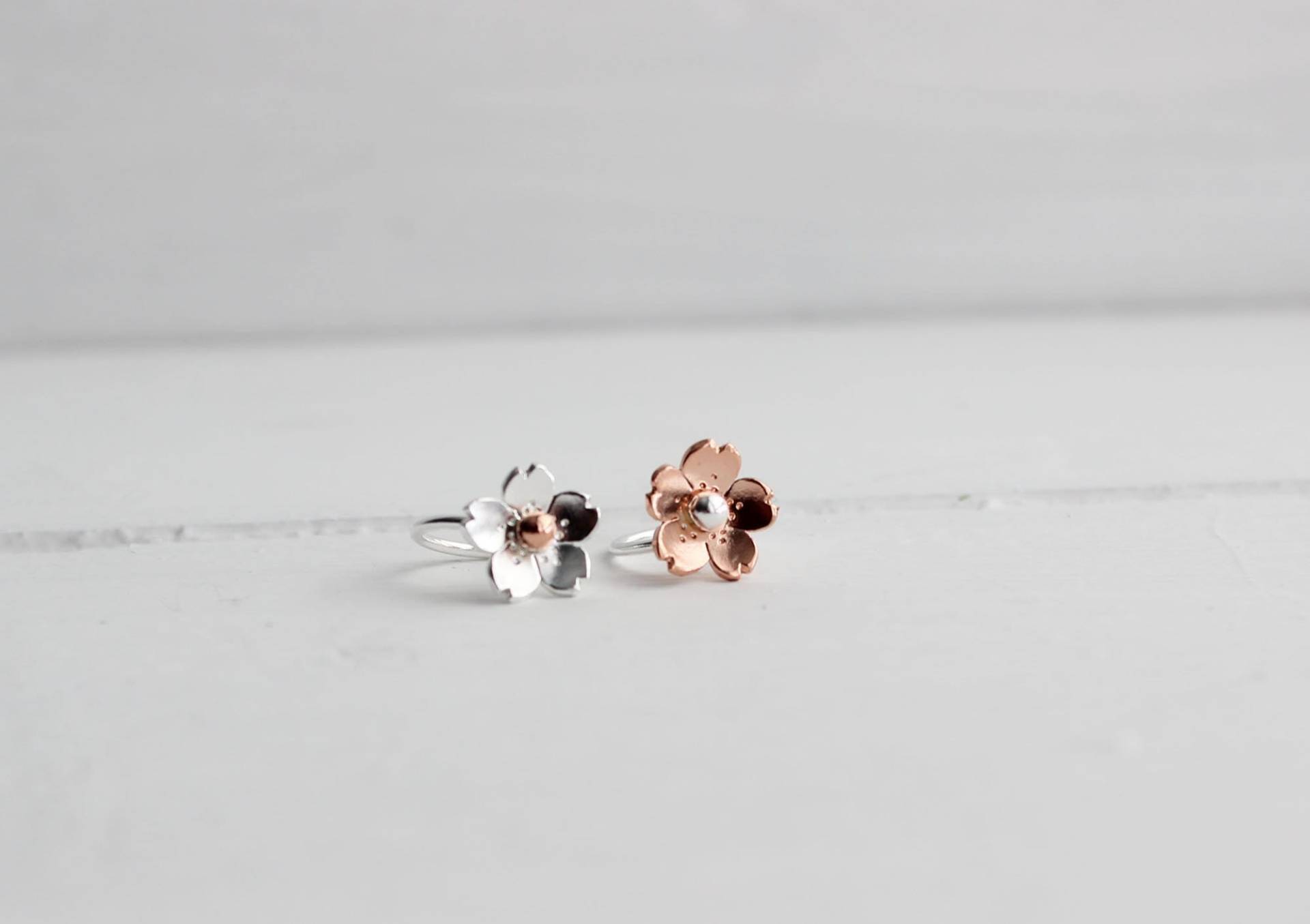 Kirschblüten-Kollektion, Sterling Silber Oder Kupfer Kirschblüten-Helix-Ohrringe, Knorpelohrringe Kirschblüten-Kollektion, Sterling Silber Oder Kupfer Kirschblüten-Helix-Ohrringe, Knorpelohrringe von HapaGirls