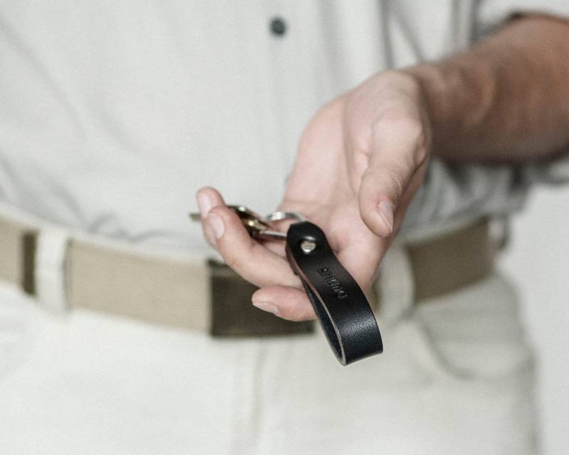 Scwarzes Leder Schlüsselanhänger, Personifizierte Ring Halter, Klammer Schlüssel, Mannschlüsselring von HapperStudio