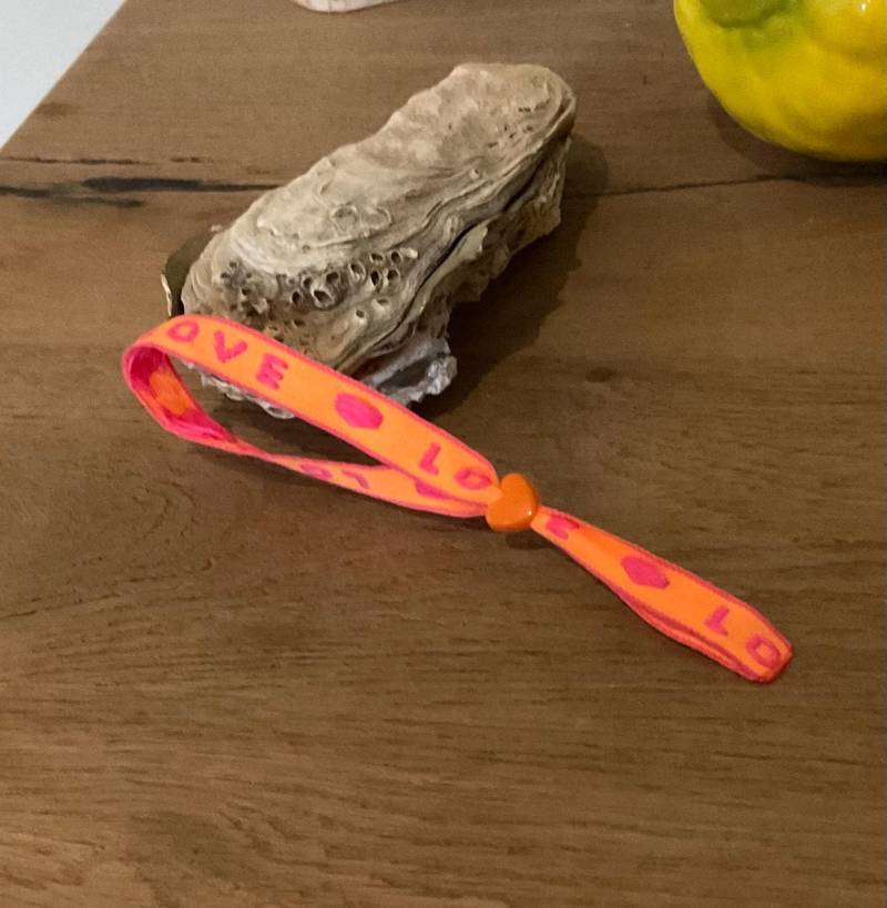 Armband Love Neon-Orange, Pink, Herz Freundschaftsarmband von HappieNettie