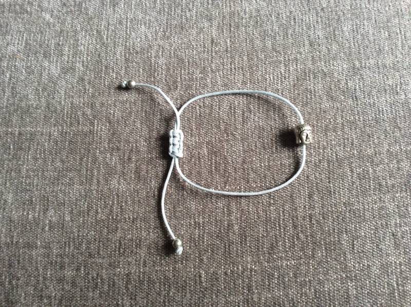 Zartes Armband Hellgrau Buddha von HappieNettie