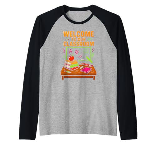 Lehrerin für den ersten Tag, Willkommen in unserem Klassenzimmer. Süße ABCD für Frauen Raglan Lehrerin für den ersten Tag, Willkommen in unserem Klassenzimmer. Süße ABCD für Frauen Raglan von Happy First Day Of School Cute Teacher Outfits