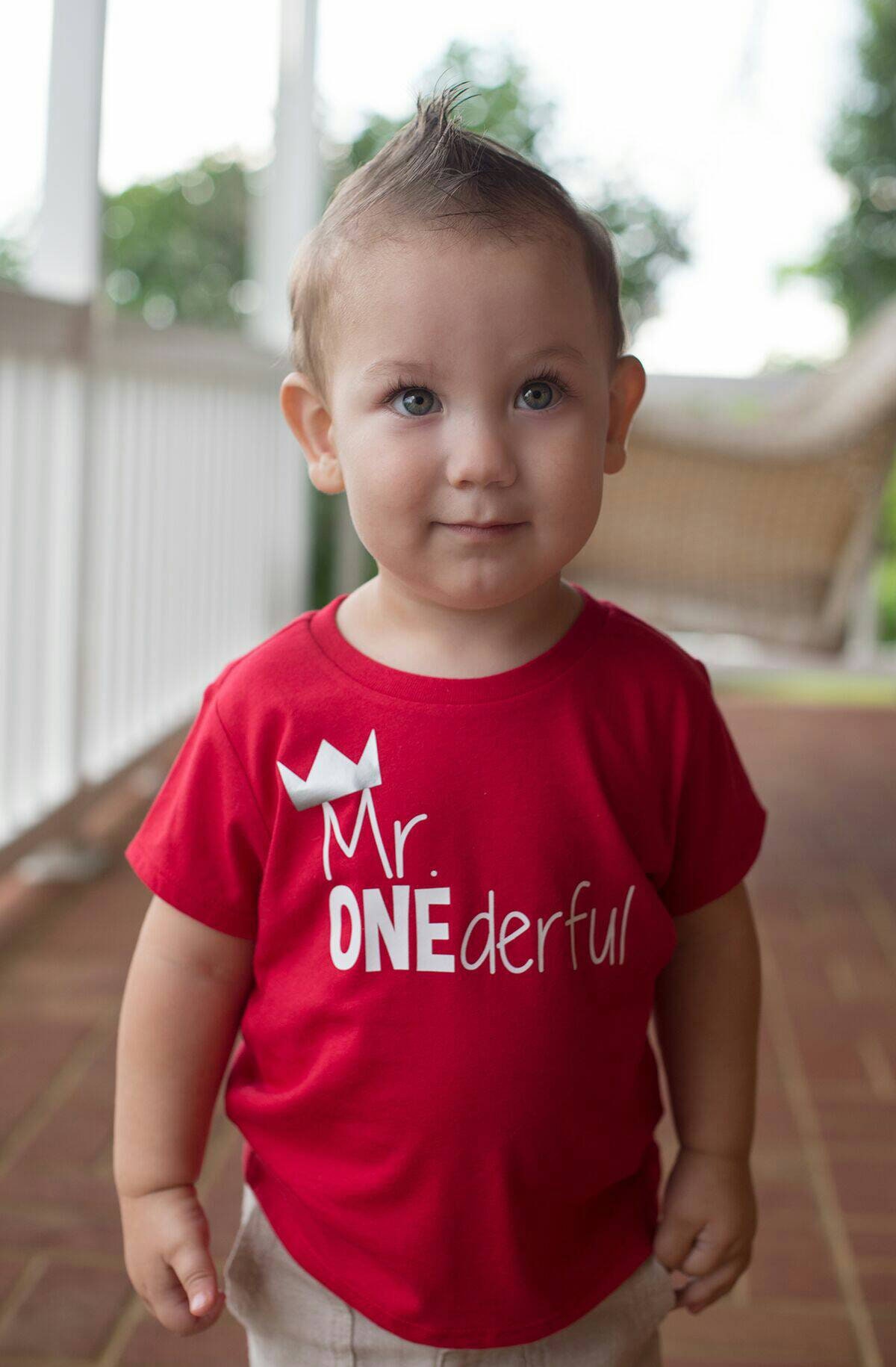 Mr Onederful - Krone 1. Geburtstag Junge Vorder- Und Rückendesign Name Auf Der Rückseite Erster Ein Jahr Wonderful Prinz von HappyBrooke