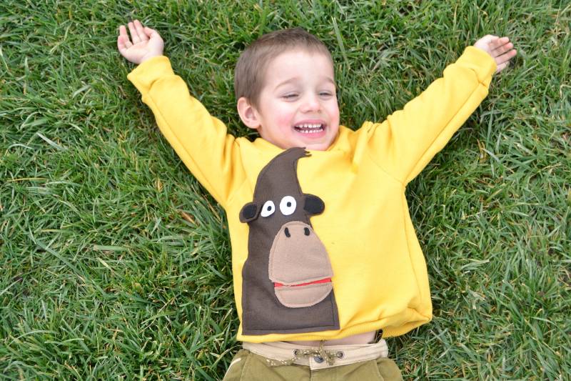Gorilla Shirt Applikation Gelb Senf Pullover Kleinkind Party Wilde Tiere Zoo Kinder Outfit Glückliche Kleidung von HappyButtonStore