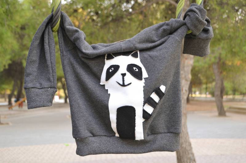 Waschbär Sweatshirt Applikation Kleidung Dunkel Grau Shirt Junge Pullover Kleinkind Geschenk-Ideen Zurück Zur Schule Personalisierte von HappyButtonStore