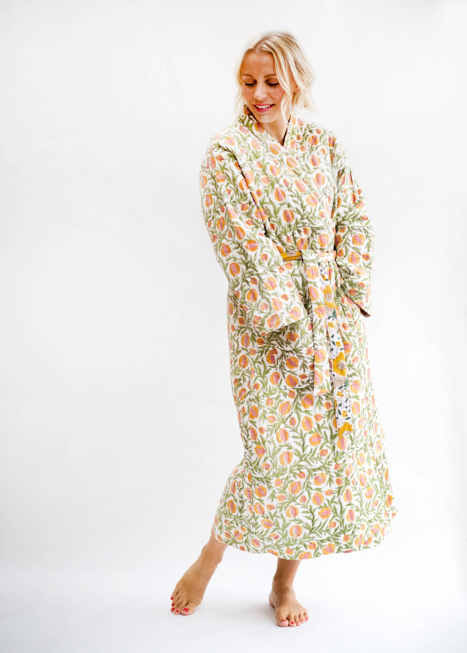 Granatapfel Luxus Gesteppte Lange Robe/Hand Block Print Winter Kimono Morgenmantel Warme Loungewear Granatapfel Luxus Gesteppte Lange Robe/Hand Block Print Winter Kimono Morgenmantel Warme Loungewear von HappyCabbageLondon