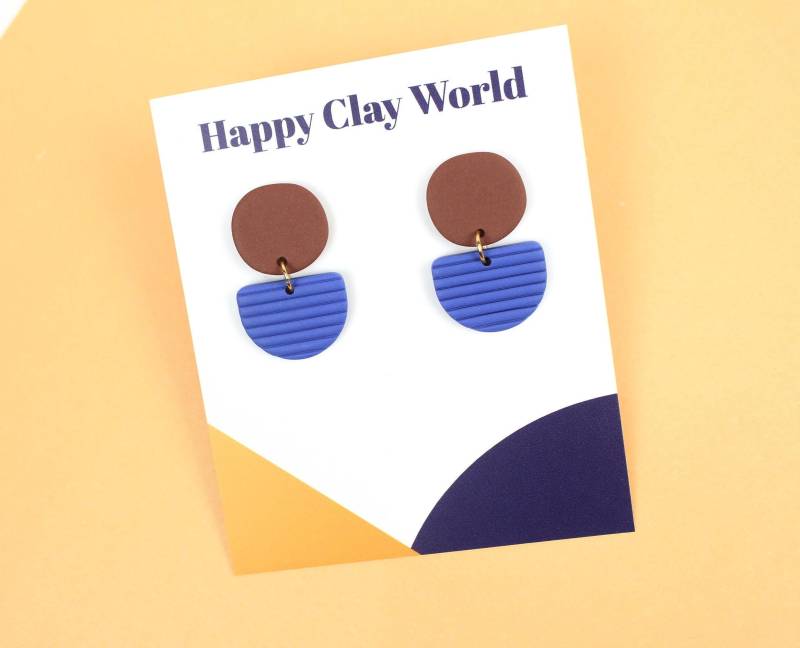 Cornflower Blau Halbkreis Polymer Clay Ohrringe von HappyClayWorld