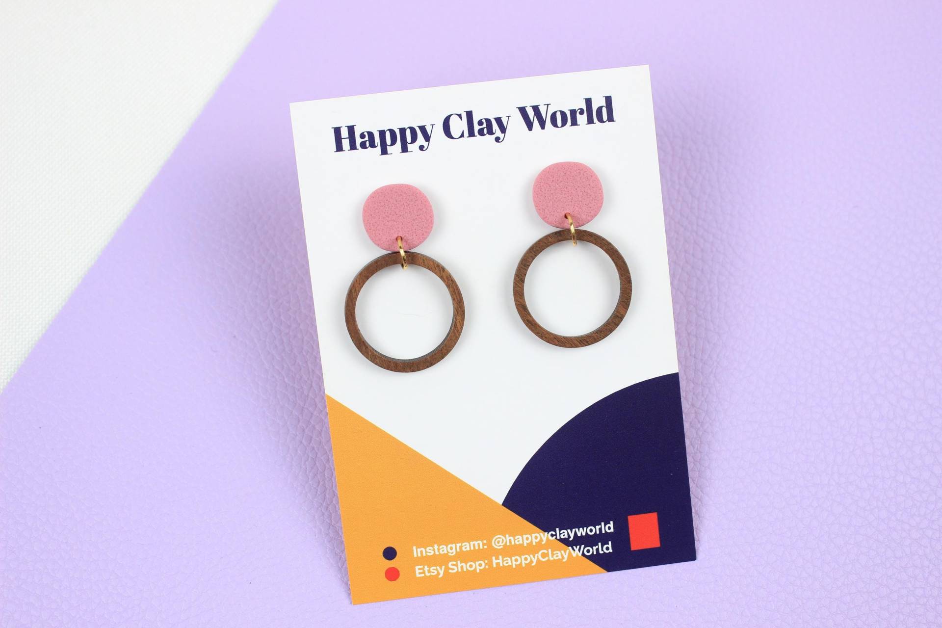 Polymer Clay Ohrringe, Handgemachte Ohrringe Mit Rosa Stecker Und Holz Kreis, Hängeohrringe Edelstahl von HappyClayWorld