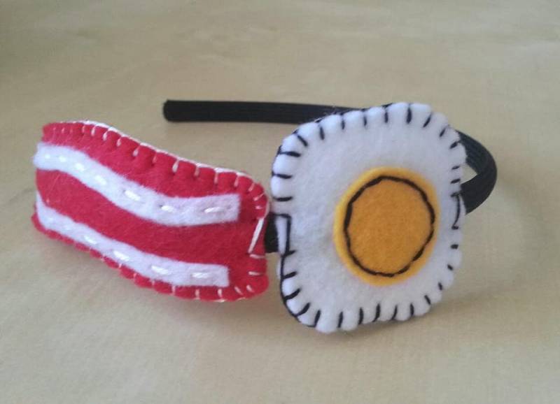 Power Frühstück Eco Filz Speck Und Eier Stirnband Fascinator Kitsch Power Frühstück Eco Filz Speck Und Eier Stirnband Fascinator Kitsch von HappyFelties