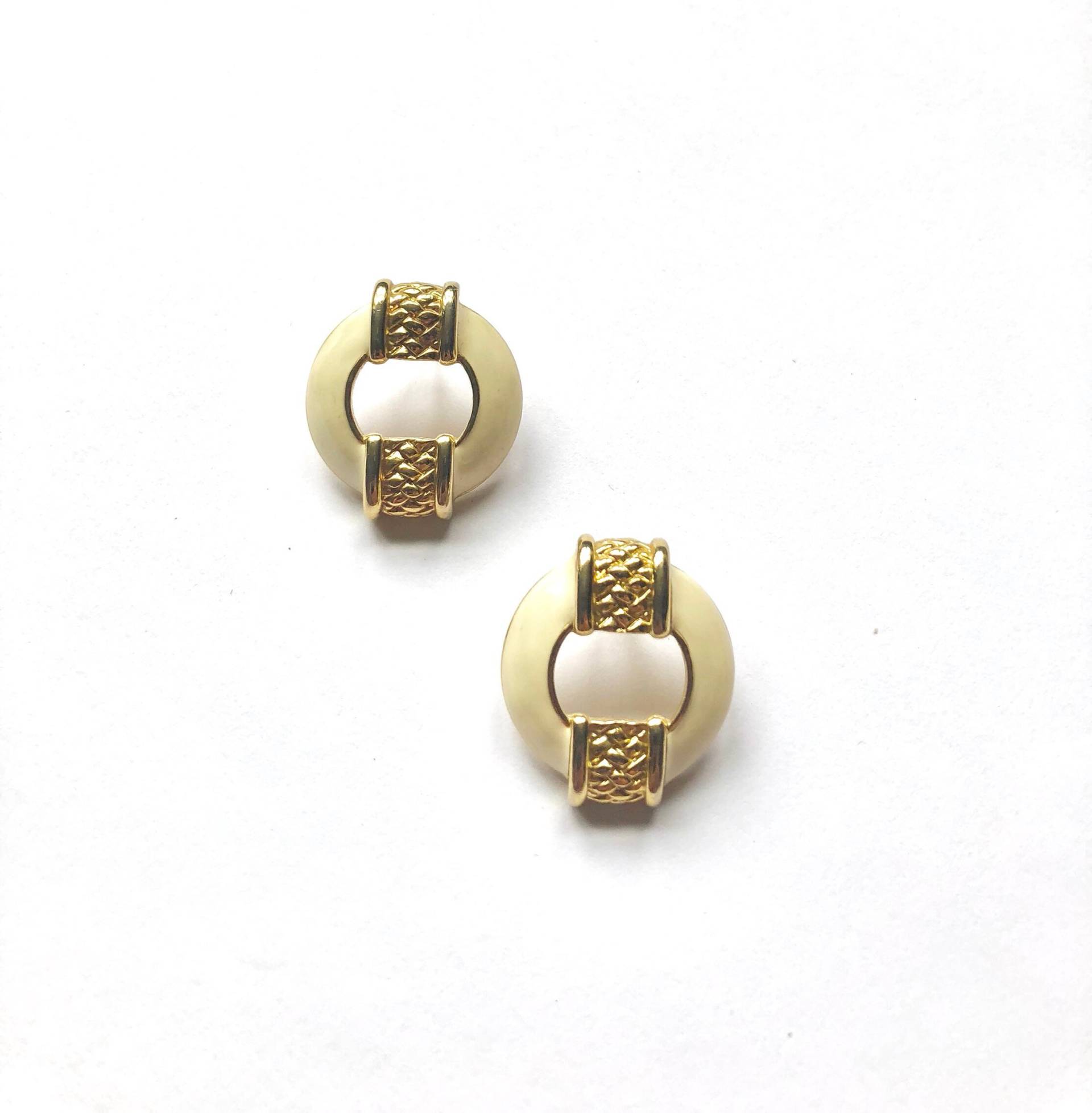 Vintage Emaille Statement Ohrringe/Elfenbein Und Gold 80Er Jahre Chic Retro Style Vintage Emaille Statement Ohrringe/Elfenbein Und Gold 80Er Jahre Chic Retro Style von HappyForestVintage