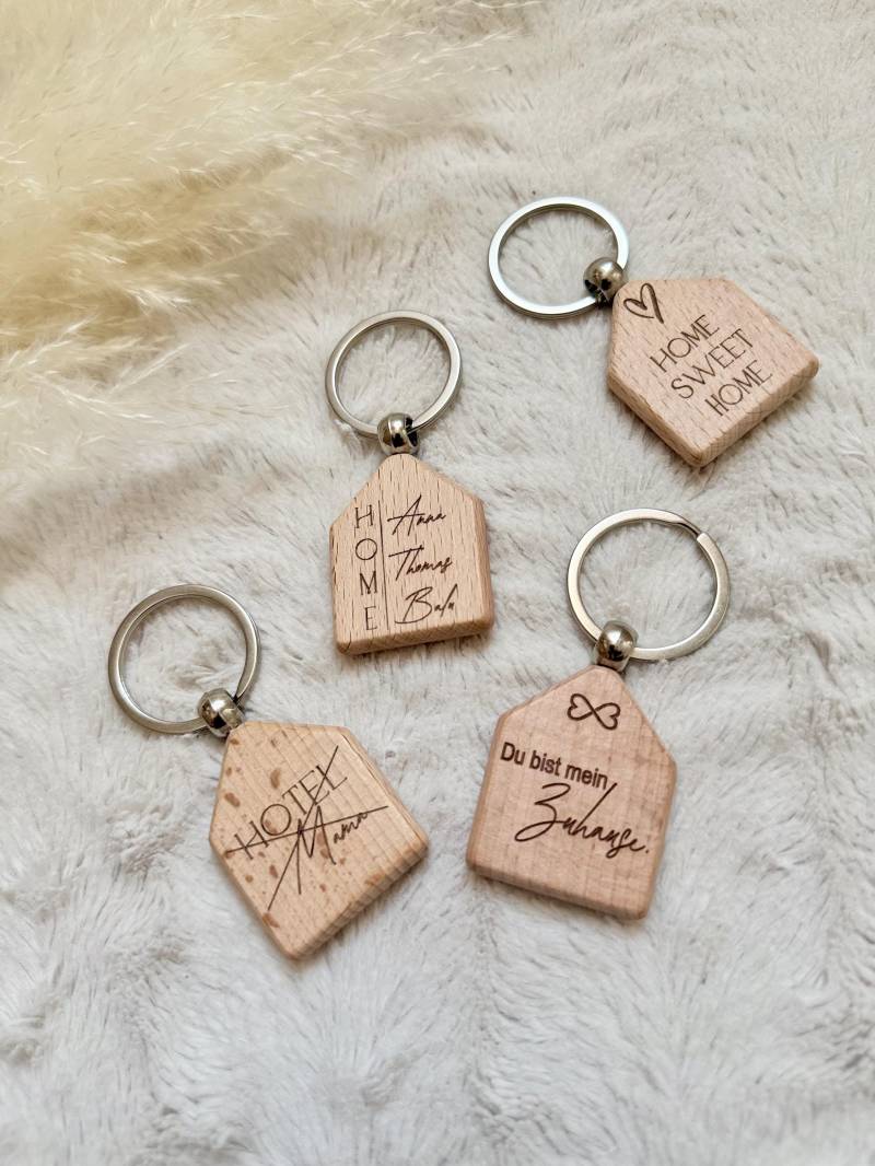 Schlüsselanhänger Personalisiert Holz Haus Geschenk Einzug Umzug Wohnung Eigenheim Geburtstag Valentinstag Jahrestag Gravur Liebe Partner von HappyFoxCraftsDE