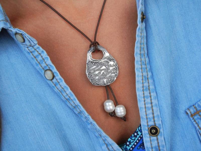 Strand Schmuck, Halskette, Ozean Leder Sterling Silber Wellen Halskette N Perlen, Lederperlen von HappyGoLicky