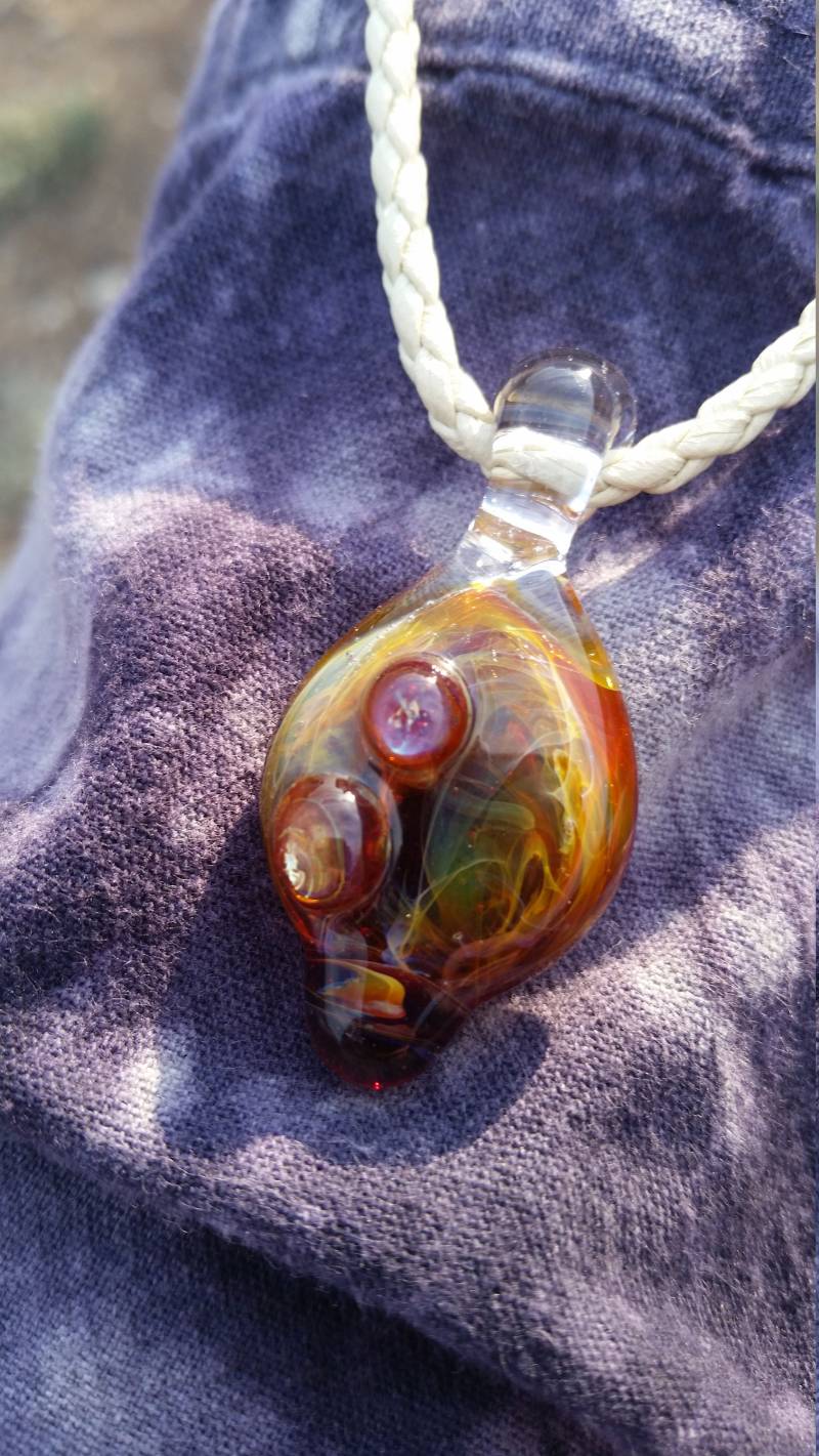 Handgefertigte Glasperlen Halskette - Doppel Bernstein-Lila Handgefertigte Glasperlen Halskette - Doppel Bernstein-Lila von HappyHazeStudio