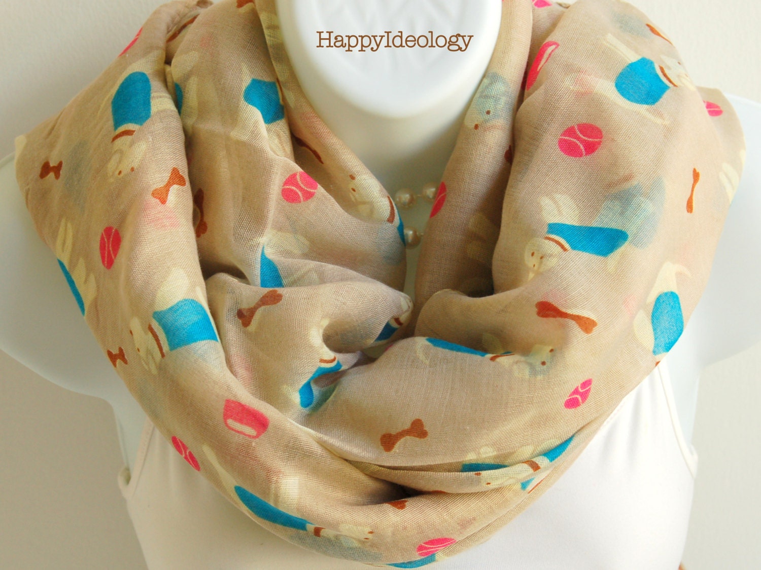 Hund Druck Lange Schal. Beige Mit Weißen Muster Schals. Frühling Scarf.summer Hund-Liebhaber-Geschenk.cute Schal Hund Druck Lange Schal. Beige Mit Weißen Muster Schals. Frühling Scarf.summer Hund-Liebhaber-Geschenk.cute Schal von HappyIdeology