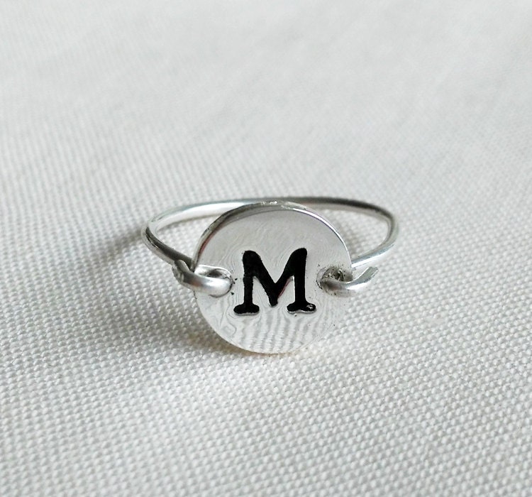 Initialring, 925Er Sterling-Silberdraht Silber Messing Verbinden Buchstaben Runde Scheibe, Personalisierte Initial Ring Geschenk Für Die Beste von HappyJOJOTreasures