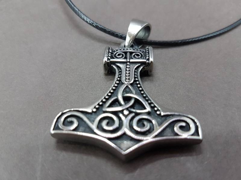 Halskette Hammer Von Thor Graviert Halskette Hammer Von Thor Graviert von HappyJewellandBags