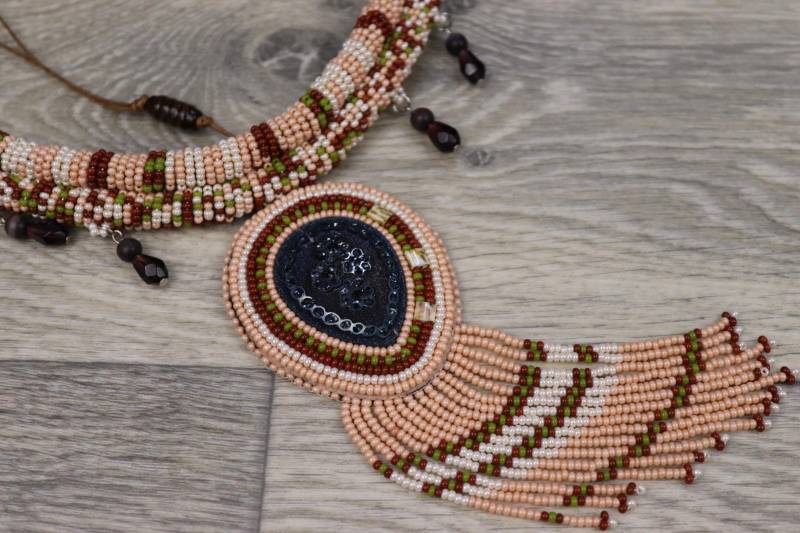 Halskette Mit Quaste Halskette Mit Quaste von HappyJewelryHelga