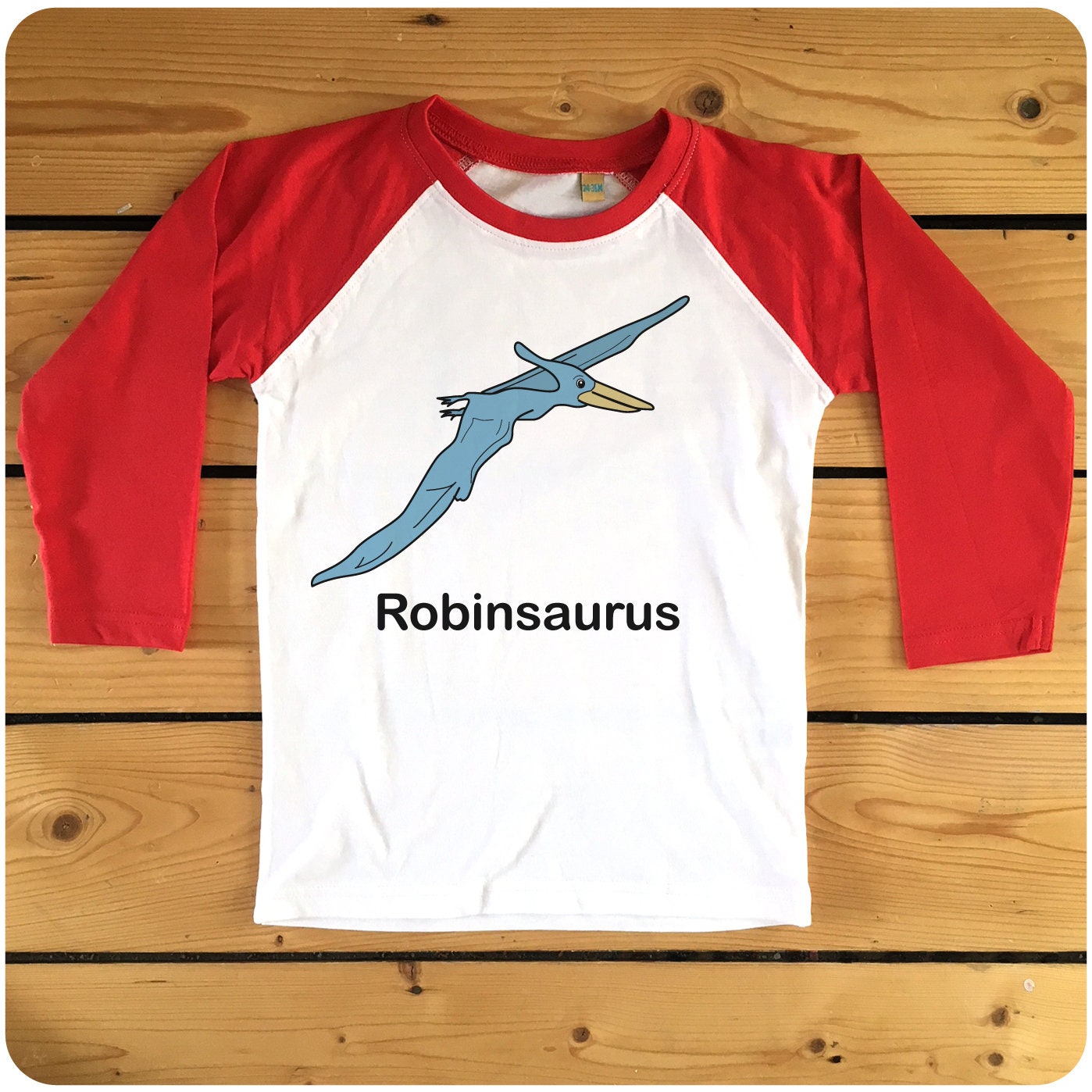 Personalisierte Pterodactyl Raglan Baseball Kinder T-Shirt Erhältlich in Rot Oder Marine von HappyRobinClothing