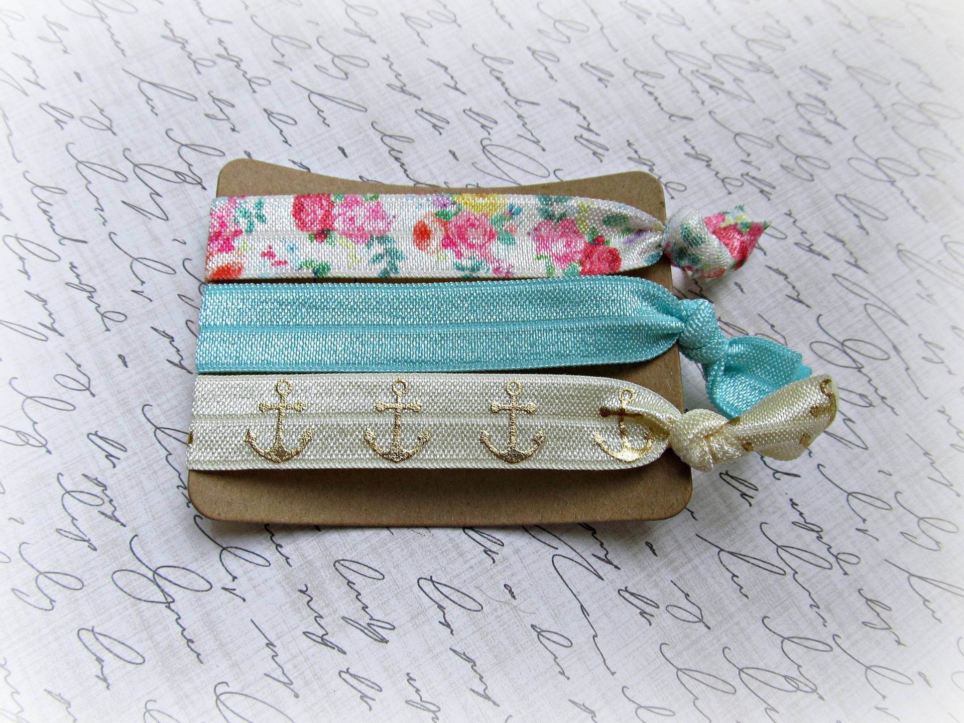 Blumige Haargummis, Anker Aqua Haargummis Blumige Haargummis, Anker Aqua Haargummis von HappyTearsbyMicah