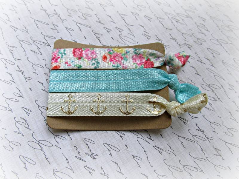 Blumige Haargummis, Anker Aqua Haargummis Blumige Haargummis, Anker Aqua Haargummis von HappyTearsbyMicah