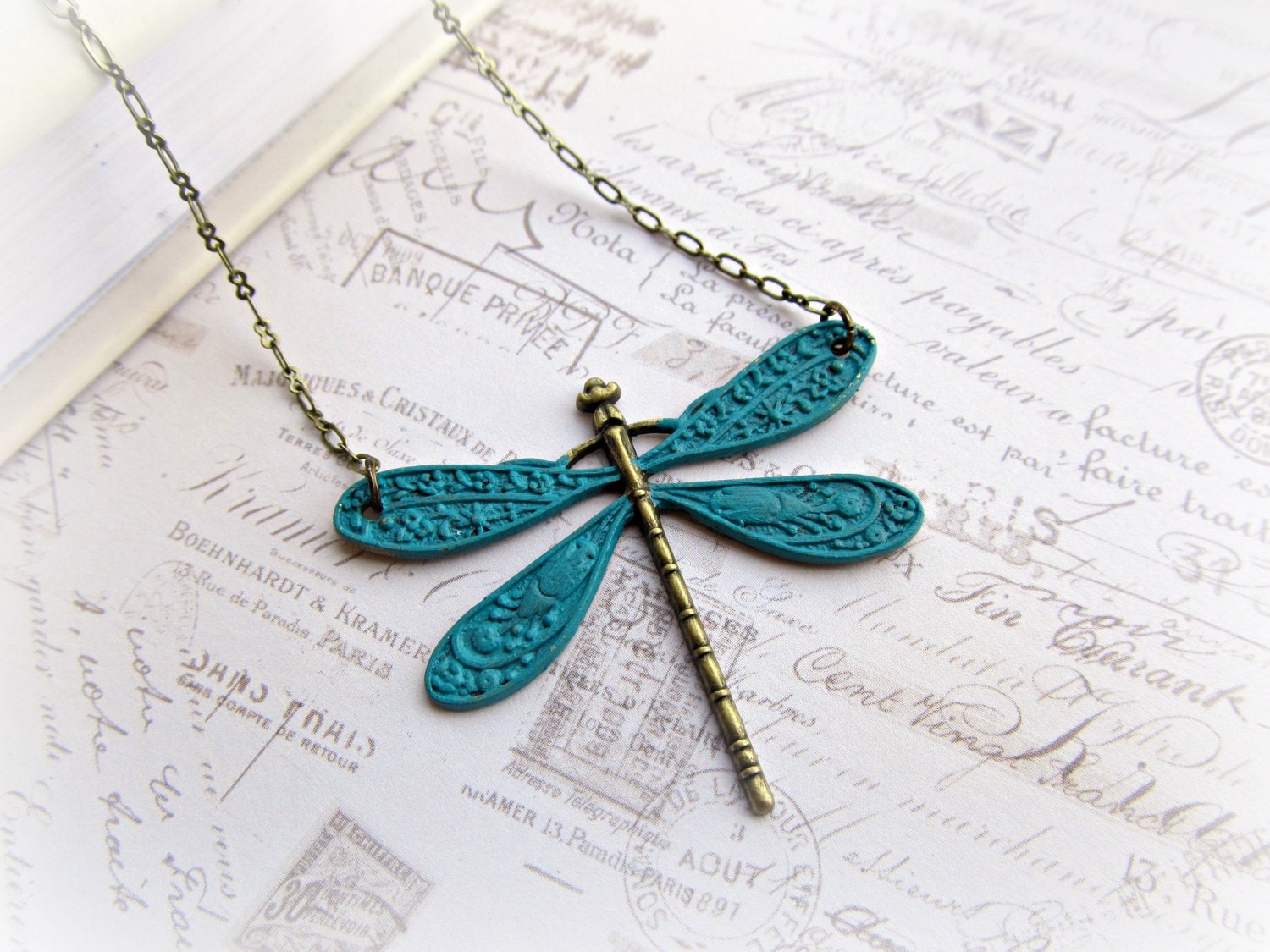 Hand Painted Türkis Libelle Halskette Hand Painted Türkis Libelle Halskette von HappyTearsbyMicah