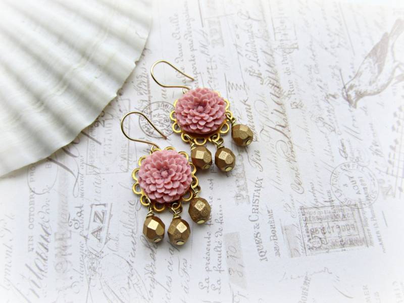 Lila Chrysanthemum Ohrringe Lila Chrysanthemum Ohrringe von HappyTearsbyMicah