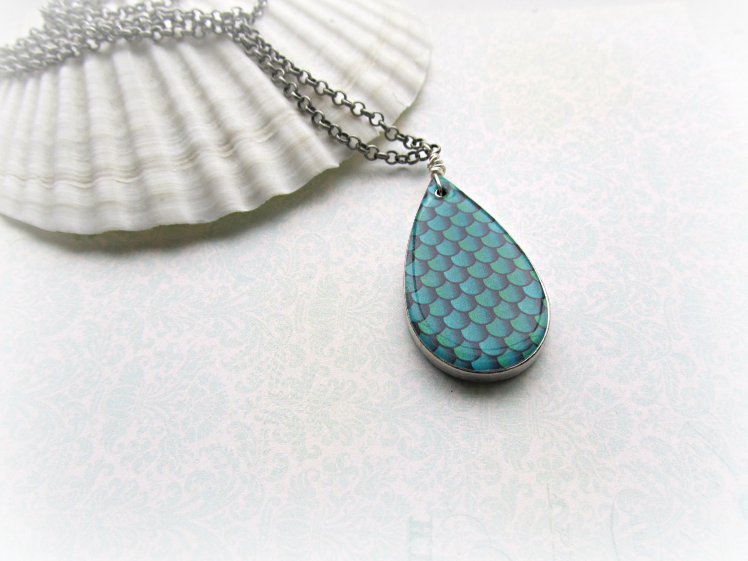 Meerjungfrau Skalen Teardrop Lange Halskette Meerjungfrau Skalen Teardrop Lange Halskette von HappyTearsbyMicah