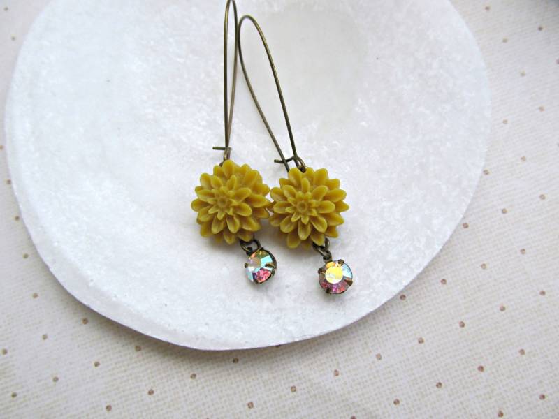 Senf Gelb Chrysanthemum-Ohrringe, Regenbogen-Kristall Ohrringe, Herbst Farben Ohrringe von HappyTearsbyMicah