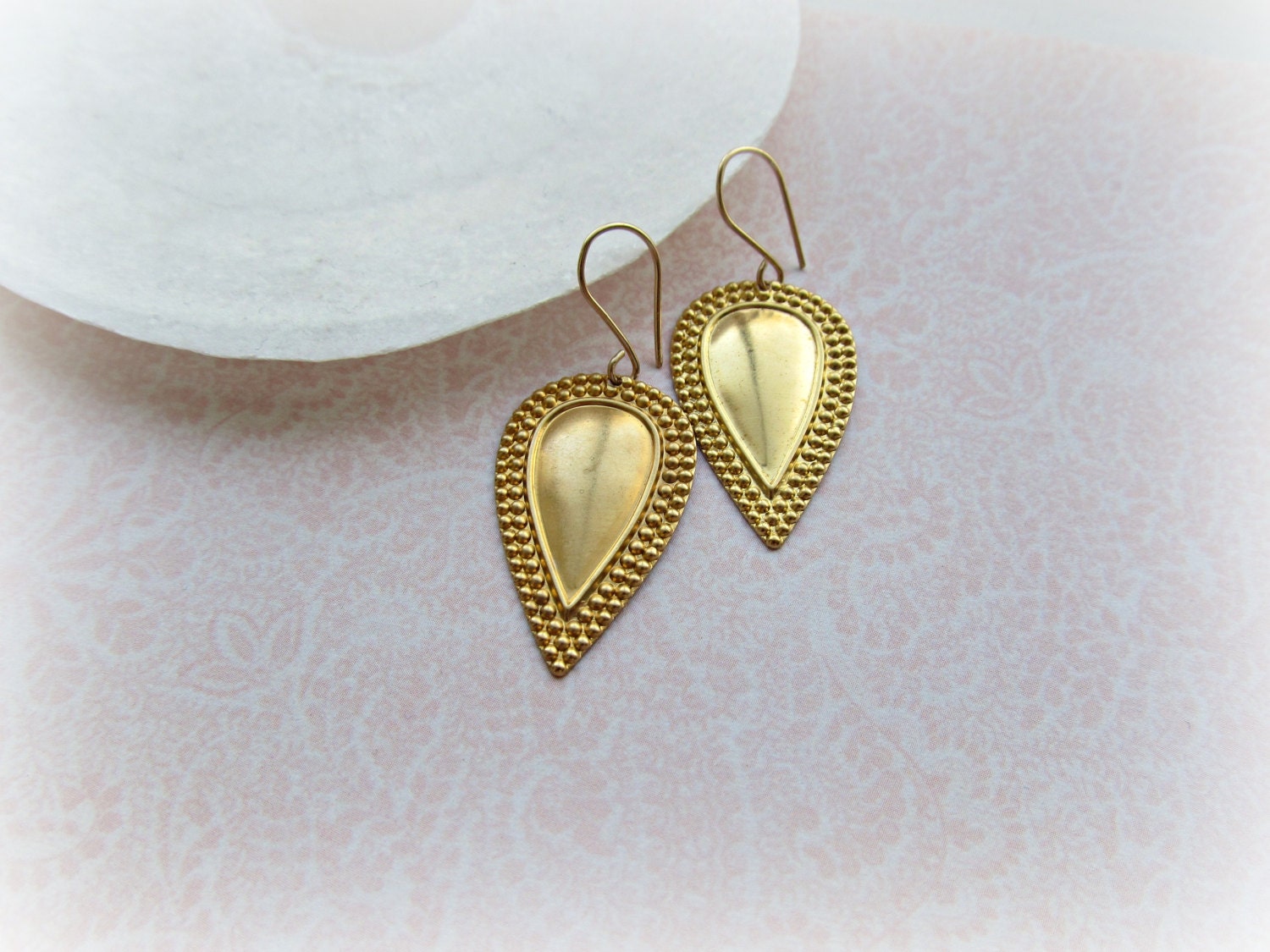 Tränenblech Ohrringe, Grenze-Teardrop Perlen Messing-Tränenblech Ohrringe Tränenblech Ohrringe, Grenze-Teardrop Perlen Messing-Tränenblech Ohrringe von HappyTearsbyMicah