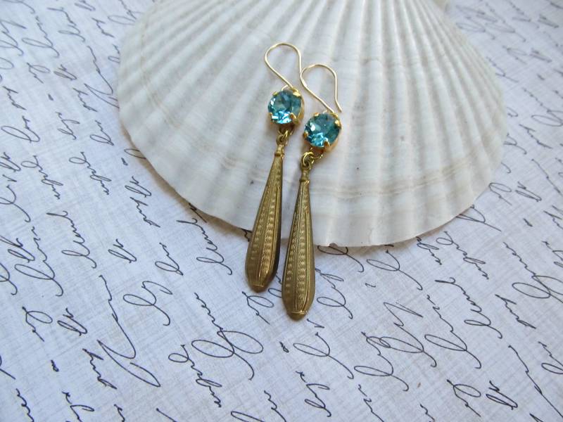 Türkis Swarovski Crystal Und Messing Tropfen Ohrringe Türkis Swarovski Crystal Und Messing Tropfen Ohrringe von HappyTearsbyMicah