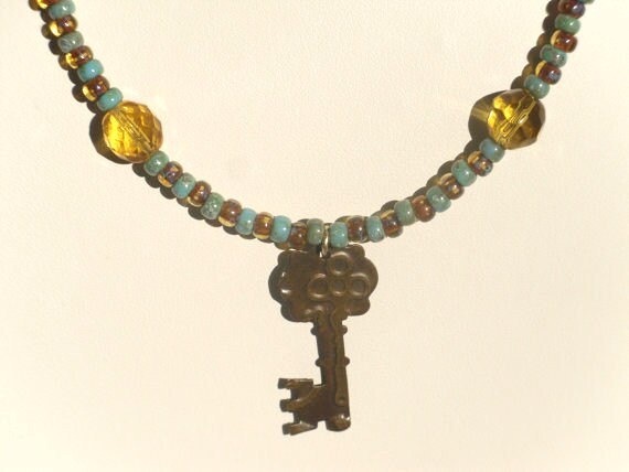 Bernsteinfarbene, Orange, Goldene, Türkisfarbene Perlenkette Mit Geprägtem Messing Schlüsselanhänger, Frühling, Herbst, Herbst Bernsteinfarbene, Orange, Goldene, Türkisfarbene Perlenkette Mit Geprägtem Messing Schlüsselanhänger, Frühling, Herbst, Herbst von HappyTreeFrogStudios