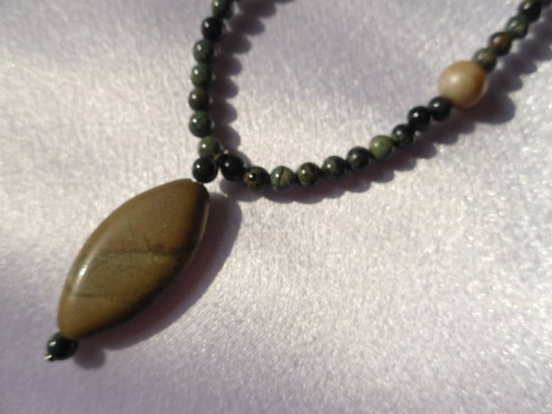 Perlen Kambara Jaspis Halskette Mit Pferd Anhänger Perlen Kambara Jaspis Halskette Mit Pferd Anhänger von HappyTreeFrogStudios