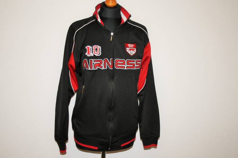 Windbreaker Jacke 10 Herren Sportswear Schwarz Rot Sport Airness Activewear Track Zip Up Größe Medium Windbreaker Jacke 10 Herren Sportswear Schwarz Rot Sport Airness Activewear Track Zip Up Größe Medium von HappyVintageHunter